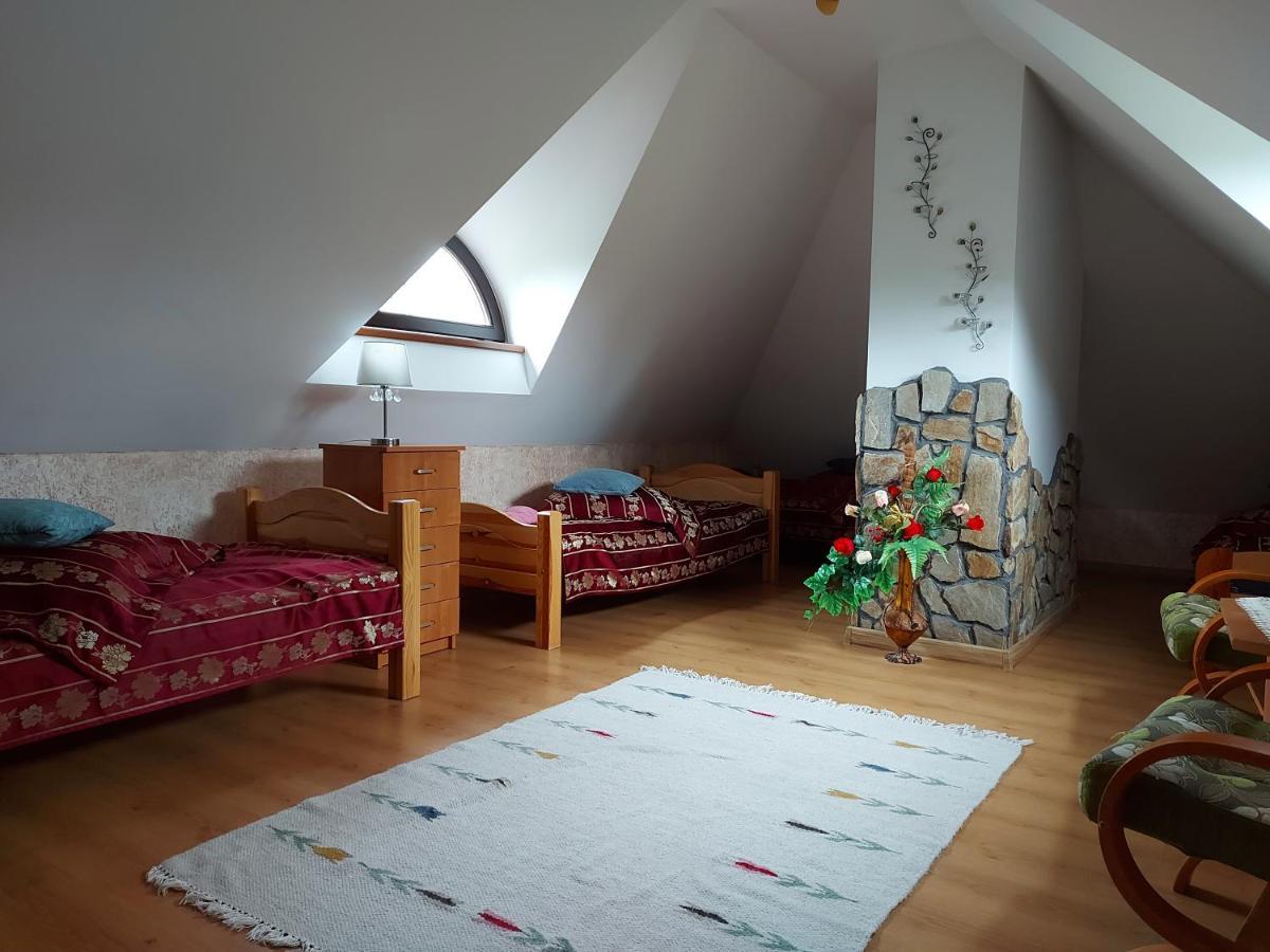 Bieszczadzki Dworek Ustrzyki Dolne Esterno foto
