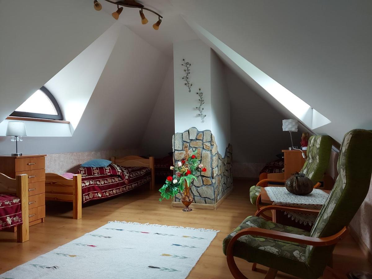 Bieszczadzki Dworek Ustrzyki Dolne Esterno foto