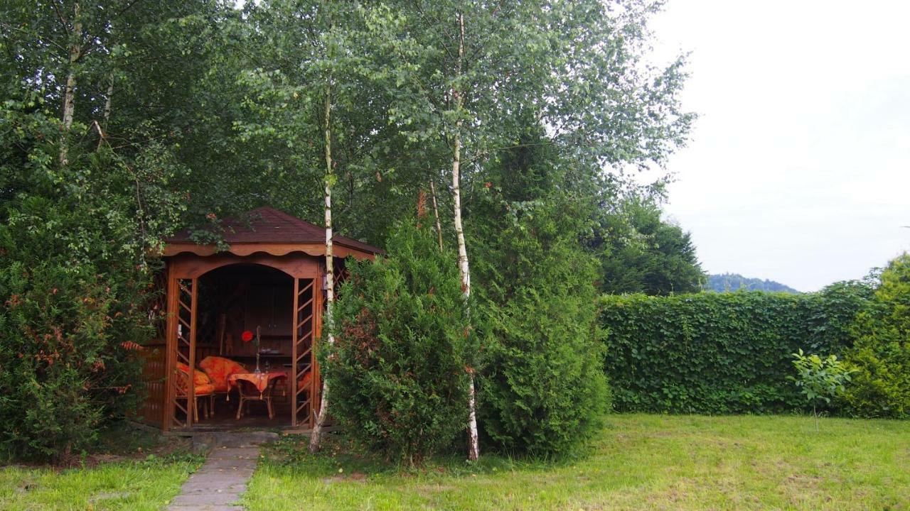 Bieszczadzki Dworek Ustrzyki Dolne Esterno foto