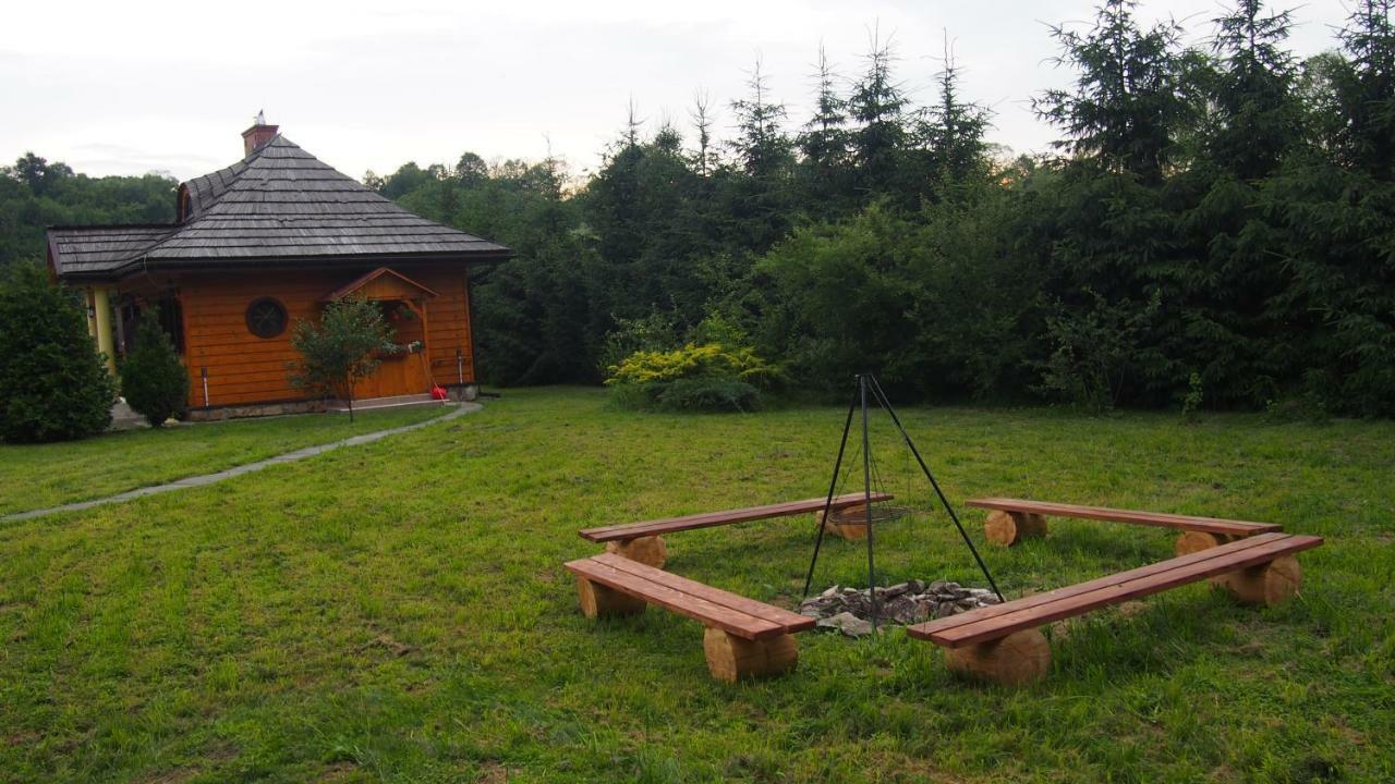 Bieszczadzki Dworek Ustrzyki Dolne Esterno foto